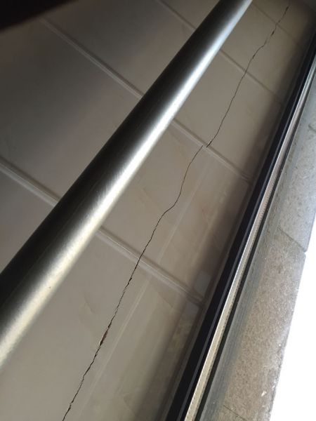 墙砖坏了一块怎么处理掉呢图片(墙面砖坏了一块怎么能补进一块新的)